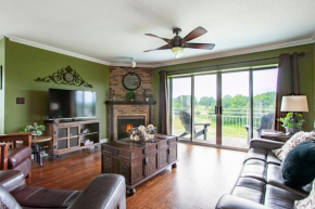 Penthouse Paradise - Fireplace and Mountain View Pigeon Forge